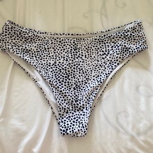 High waisted Cheeky bikini bottoms